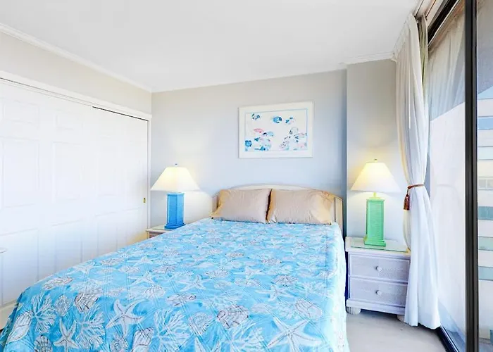 Wonderful Located Right On The With Shared Pool & Sauna Free Wifi *